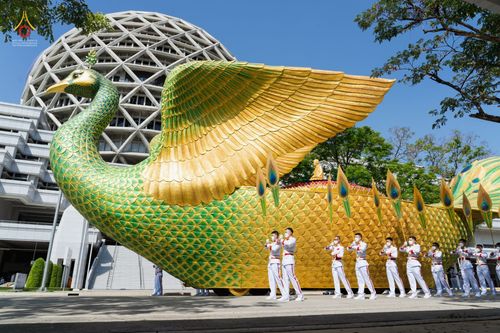 ภาพ No.42682:พิธีอัญเชิญมยุรนาวากาศ ประดิษฐาน ณ อาคาร 100 ปี เนื่องในวันคล้ายวันเกิด ครบ 113 ปี คุณยายอาจารย์มหารัตนอุบาสิกาจันทร์ ขนนกยูง