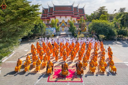 ภาพ No.40450:พิธีตัดปอยผม ปลงผม ขอขมารับผ้าไตรและพิธีบรรพชา ในโครงการอุปสมบท บูชาธรรมมหาปูชนียาจารย์ ประจำปี 2564 ชุดที่ 13