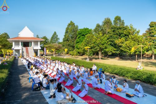 ภาพ No.40283:พิธีตัดปอยผม ปลงผม ขอขมารับผ้าไตรและพิธีบรรพชา ในโครงการอุปสมบท บูชาธรรมมหาปูชนียาจารย์ ประจำปี 2564 ชุดที่ 11