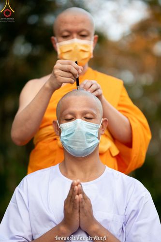 ภาพ No.39312:พิธีตัดปอยผมและปลงผมในโครงการอุปสมบท บูชาธรรมมหาปูชนียาจารย์ ประจำปี 2564 ชุดที่ 1