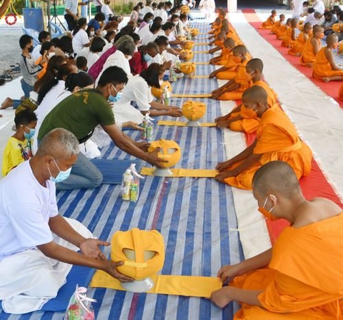 ภาพ No.44799:ประมวลภาพพิธีบรรพชา ในโครงการบรรพชาสามเณรฟื้นฟูพระพุทธศาสนาทั่วไทย ณ ศูนย์อบรมเยาวชนปัตตานี