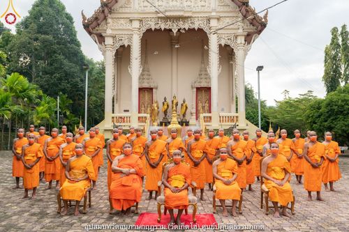 ภาพ No.40795:พิธีตัดปอยผม ปลงผม ขอขมารับผ้าไตรและพิธีบรรพชา ในโครงการอุปสมบท บูชาธรรมมหาปูชนียาจารย์ ประจำปี 2564 ชุดที่ 16