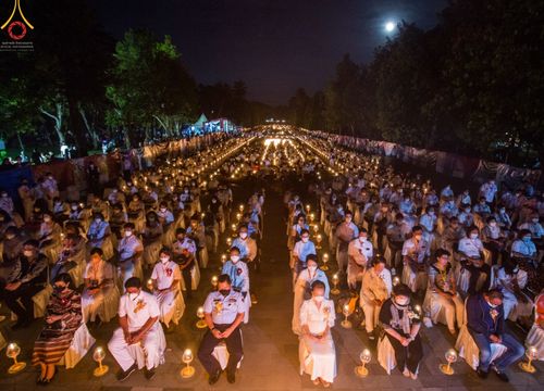 ภาพ No.46504:พิธีจุดโคมวิสาขประทีป วันวิสาขบูชา พ.ศ. 2565 ณ ประเทศอินโดนีเซีย