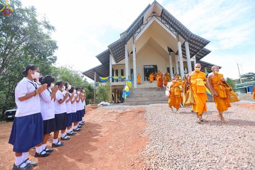 ภาพ No.50226:ประมวลภาพพิธีถวายมหาสังฆทาน 77 วัด ฉลองครบรอบ 7 ปี ศูนย์ปฏิบัติธรรมพัทลุง