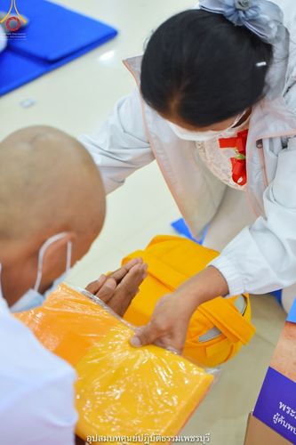 ภาพ No.40695:พิธีตัดปอยผม ปลงผม ขอขมารับผ้าไตรและพิธีบรรพชา ในโครงการอุปสมบท บูชาธรรมมหาปูชนียาจารย์ ประจำปี 2564 ชุดที่ 15