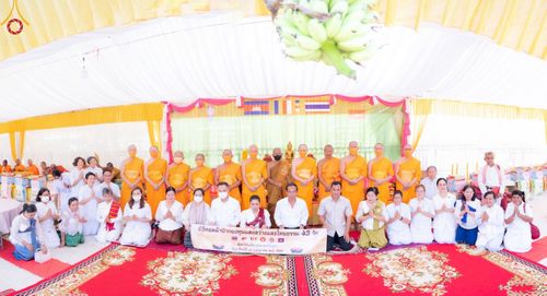 ภาพ No.48466:ประมวลภาพประธานมูลนิธิธรรมกายถวายเทียนพรรษา 43 วัด ในเขตจังหวัดไพลิน ประเทศกัมพูชา