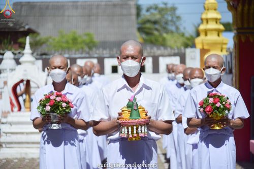 ภาพ No.39810:พิธีตัดปอยผม ปลงผม ขอขมารับผ้าไตรและพิธีบรรพชา ในโครงการอุปสมบท บูชาธรรมมหาปูชนียาจารย์ ประจำปี 2564 ชุดที่ 6