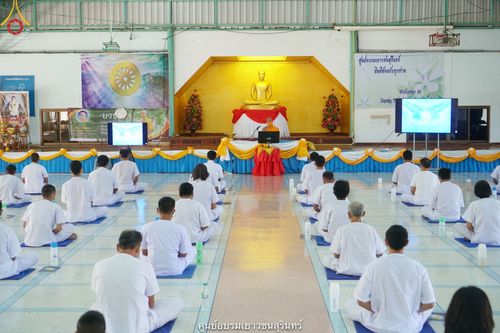 ภาพ No.40952:พิธีตัดปอยผม ปลงผม ขอขมารับผ้าไตรและพิธีบรรพชา ในโครงการอุปสมบท บูชาธรรมมหาปูชนียาจารย์ ประจำปี 2564 ชุดที่ 18