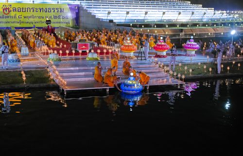 ภาพ No.55369:ประมวลภาพพิธีลอยกระทงธรรม ณ วัดพระธรรมกาย (วันที่ 8 พฤศจิกายน พ.ศ. 2565)