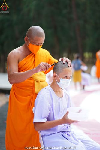 ภาพ No.39662:พิธีตัดปอยผม ปลงผม ขอขมารับผ้าไตรและพิธีบรรพชา ในโครงการอุปสมบท บูชาธรรมมหาปูชนียาจารย์ ประจำปี 2564 ชุดที่ 4