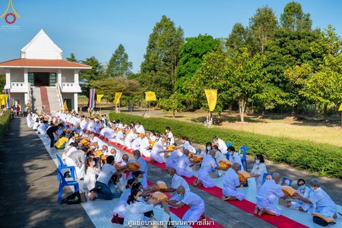 ภาพ No.40285:พิธีตัดปอยผม ปลงผม ขอขมารับผ้าไตรและพิธีบรรพชา ในโครงการอุปสมบท บูชาธรรมมหาปูชนียาจารย์ ประจำปี 2564 ชุดที่ 11