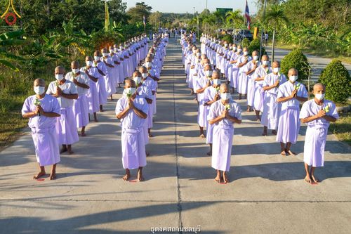 ภาพ No.40884:พิธีตัดปอยผม ปลงผม ขอขมารับผ้าไตรและพิธีบรรพชา ในโครงการอุปสมบท บูชาธรรมมหาปูชนียาจารย์ ประจำปี 2564 ชุดที่ 17