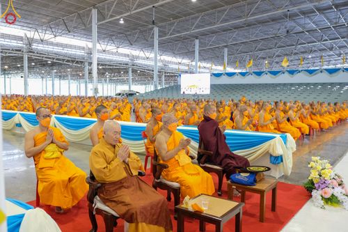 ภาพ No.52319:ประมวลภาพพิธีบูชาข้าวพระ (วันอาทิตย์ต้นเดือนตุลาคม) ณ วัดพระธรรมกาย จ.ปทุมธานี 