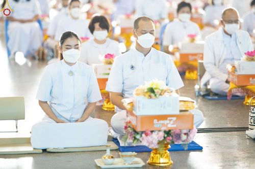 ภาพ No.48209:ประมวลภาพพิธีถวายผ้าอาบน้ำฝน และประทีปโคมไฟ เนื่องในวันอาสาฬหบูชา ประจำปี 2565