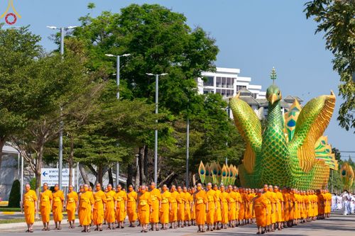 ภาพ No.42680:พิธีอัญเชิญมยุรนาวากาศ ประดิษฐาน ณ อาคาร 100 ปี เนื่องในวันคล้ายวันเกิด ครบ 113 ปี คุณยายอาจารย์มหารัตนอุบาสิกาจันทร์ ขนนกยูง