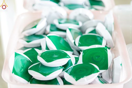 ภาพ No.49446:ประมวลภาพสาธุชนร่วมรับบุญ แกะถ่าน Led วันที่ 10 สิงหาคม พ.ศ. 2565 ณ วัดพระธรรมกาย