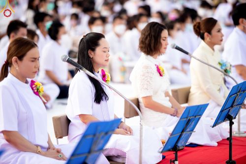 ภาพ No.49505:ประมวลภาพพิธีตักบาตรพระสงฆ์ 1,091 รูป เนื่องในวันแม่แห่งชาติ ณ ตลาดจัมโบ้ ชุดที่ 1