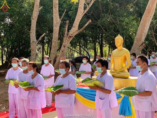 ภาพ No.40029:พิธีตัดปอยผม ปลงผม ขอขมารับผ้าไตรและพิธีบรรพชา ในโครงการอุปสมบท บูชาธรรมมหาปูชนียาจารย์ ประจำปี 2564 ชุดที่ 8