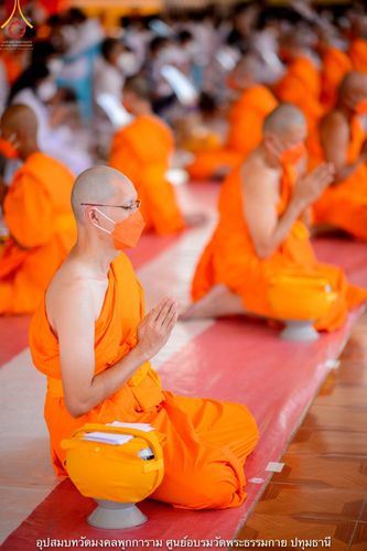 ภาพ No.40370:พิธีตัดปอยผม ปลงผม ขอขมารับผ้าไตรและพิธีบรรพชา ในโครงการอุปสมบท บูชาธรรมมหาปูชนียาจารย์ ประจำปี 2564 ชุดที่ 12