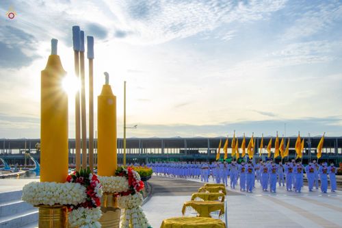 ภาพ No.47553:ประมวลภาพพิธีขอขมาและมอบผ้าไตร โครงการบรรพชาอุปสมบทหมู่ รุ่นเข้าพรรษา 2565