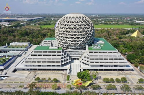 ภาพ No.42681:พิธีอัญเชิญมยุรนาวากาศ ประดิษฐาน ณ อาคาร 100 ปี เนื่องในวันคล้ายวันเกิด ครบ 113 ปี คุณยายอาจารย์มหารัตนอุบาสิกาจันทร์ ขนนกยูง