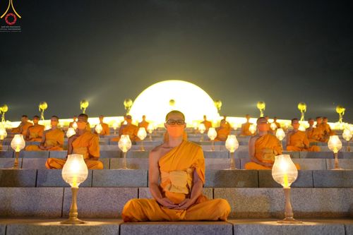 ภาพ No.45020:ประมวลภาพพิธีจุดประทีป​ วันคุ้ม​ครองโลก ณ วัดพระธรรมกาย