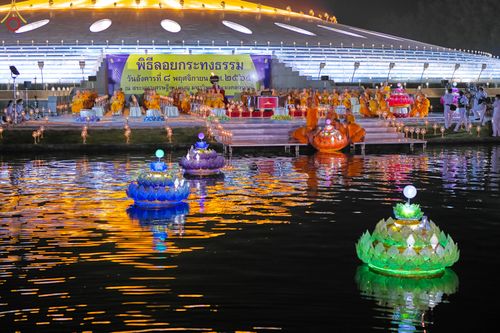 ภาพ No.55368:ประมวลภาพพิธีลอยกระทงธรรม ณ วัดพระธรรมกาย (วันที่ 8 พฤศจิกายน พ.ศ. 2565)