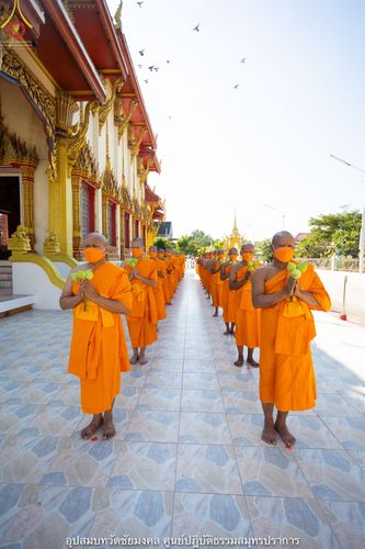 ภาพ No.40193:พิธีตัดปอยผม ปลงผม ขอขมารับผ้าไตรและพิธีบรรพชา ในโครงการอุปสมบท บูชาธรรมมหาปูชนียาจารย์ ประจำปี 2564 ชุดที่ 10