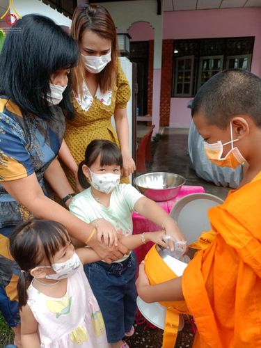 ภาพ No.45769:ประมวลภาพกิจกรรม โครงการบรรพชาสามเณรฟื้นฟูพระพุทธศาสนาทั่วไทย ณ วัดเวฬุวัน และศูนย์ปฏิบัติธรรมและอบรมเยาวชนยะลา