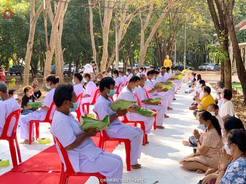 ภาพ No.40031:พิธีตัดปอยผม ปลงผม ขอขมารับผ้าไตรและพิธีบรรพชา ในโครงการอุปสมบท บูชาธรรมมหาปูชนียาจารย์ ประจำปี 2564 ชุดที่ 8