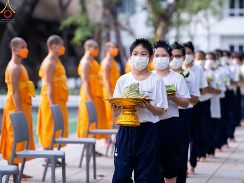 ภาพ No.44475:ประมวลภาพพิธีปลงผม โครงการบรรพชาสามเณรหน่อแก้วเปรียญธรรมรุ่นที่ 10