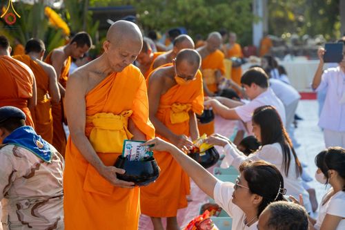 ภาพ No.131807:พิธีถวายสังฆทาน 323 วัด 4 จังหวัดชายแดนภาคใต้ ปีที่ 20 ครั้งที่ 167 และ พิธีมอบกองทุนหนุนแรงใจช่วยครูใต้ ปีที่ 17 ครั้งที่ 132 วันเสาร์ที่ 23 มีนาคม พ.ศ. 2567 ณ วัดมุจลินทวาปีวิหารพระอารามหลวง อ.หนองจิก จ.ปัตตานี