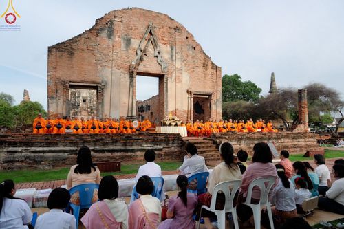 ภาพ No.138518:พิธีตักบาตร วัดราชบูรณะ จ.พระนครศรีอยุธยา วันที่ 25 พฤษภาคม พ.ศ.2567