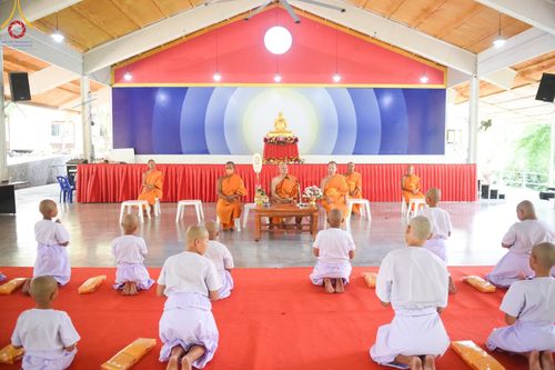 ภาพ No.135213:พิธีตัดปอยผม, พิธีขอขมารับผ้าไตร, พิธีบรรพชา, พิธีถวายบาตร ในโครงการบรรพชาสามเณร ฟื้นฟูพระพุทธศาสนาทั่วไทย  ณ ศูนย์ปฏิบัติธรรมบุญประสาน ต.พญาเย็น อ.ปากช่อง จ.นครราชสีมา วันที่ 5 เมษายน พ.ศ. 2567