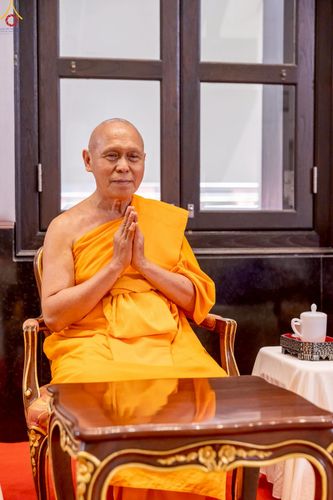 ภาพ No.230929:วันอังคารที่ 1 กรกฎาคม พ.ศ. 2568 ผู้ว่าราชการจังหวัดปทุมธานี เป็นประธานพิธีต้อนรับ สัญญาบัตร พัดยศ พระครูสัญญาบัตรสายต่างประเทศ วัดพระธรรมกาย ประจำปี พ.ศ. 2568 จำนวน 19 รูป