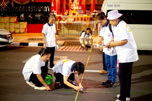 ภาพ No.237331:วันที่ 9-10 สิงหาคม พ.ศ. 2568 การเตรียมงาน เก็บงาน ของเจ้าหน้าที่ทุกสถานะ ในงานมหาสังฆทาน ตักบาตรพระ 10,000 รูป ใจกลางเมืองหาดใหญ่ จ.สงขลา