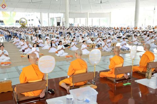 ภาพ No.234833:วันศุกร์ที่ 25 กรกฎาคม พ.ศ. 2568 (วันพระ แรม 15 ค่ำ เดือน 8) พิธีบุพเปตพลี ครั้งที่ 167 ร่วมอุทิศบุญแด่หมู่ญาติที่ล่วงลับไปแล้ว และสืบทอดอายุพระพุทธศาสนา ณ หอฉันคุณยายอาจารย์ฯ วัดพระธรรมกาย