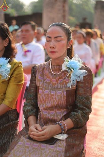 ภาพ No.58684:พิธีตักบาตรพระ ๑,๐๐๐ รูป สมโภชครบรอบ ๘๐๐ ปี พระบรมธาตุเมืองเชลียง ณ วัดพระศรีรัตนมหาธาตุ ราชวรวิหาร  (วัดพระปรางค์) ต.ศรีสัชนาลัย  อ.ศรีสัชนาลัย จ.สุโขทัย วันพฤหัสบดีที่ ๒๕ เมษายน พ.ศ. ๒๕๖๗