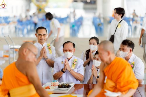 ภาพ No.226904:วันเสาร์ที่ 31 พฤษภาคม พ.ศ. 2568 พิธีถวายภัตตาหารเมนูสวรรค์ "เพื่อการบรรลุธรรม" ณ หอฉันคุณยายอาจารย์ วัดพระธรรมกาย