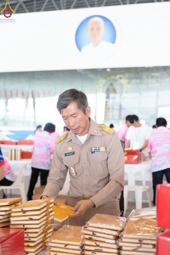 ภาพ No.212017:วันจันทร์ที่ 17 มีนาคม พ.ศ. 2568 บุญบรรจุกล่องไทยธรรม เพื่อถวายแด่พระสังฆาธิการ 40,000 กว่าวัดทั่วไทย ในวันคุ้มครองโลก 22 เมษายน พ.ศ. 2568 ณ บ้านแก้วเรือนทองคุณยายฯ วัดพระธรรมกาย