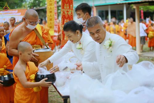 ภาพ No.80916:พิธีตักบาตรพระ ๒๑๖ รูป และ พิธีถวายมหาสังฆทาน ๕๒ วัด ฉลองครบรอบ ๑๖ ปี ธุดงคสถานพรรัตนแพร่ วันอังคารที่ ๙ พฤษภาคม พ.ศ.๒๕๖๖ ณ ธุดงคสถานพรรัตนะ อำเภอวังชิ้น จังหวัดแพร่