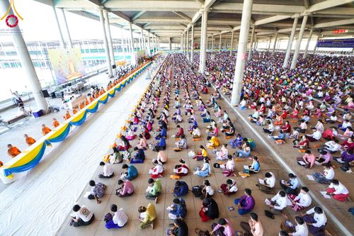 ภาพ No.100033:พิธีทอดผ้าป่า เมียนมาร์ และพิธีสวดธรรมจักร ครั้งที่ 5 ประจำปี พ.ศ. 2566 วันอาทิตย์ที่ 3 ธันวาคม พ.ศ. 2566