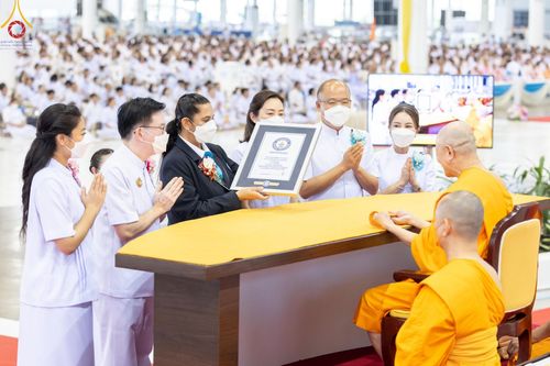 ภาพ No.124552:พิธีถวายรางวัล Guinness World Records "สถิตินั่งสมาธิและร่วมลงชื่อเพื่อสร้างสันติภาพโลก ด้วยจำนวนคนที่มากที่สุดในโลก" ณ สภาธรรมกายสากล วัดพระธรรมกาย วันมาฆบูชา เสาร์ที่ 24 กุมภาพันธ์ พ.ศ. 2567