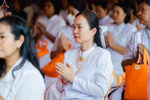 ภาพ No.166746:พิธีทอดกฐิน ณ วัดเขาดินมังกรทอง อ.บ่อทอง จ.ชลบุรี  ในโครงการกฐินสามัคคีทั่วไทย 30,000 วัด บูชาธรรม 80 ปี หลวงพ่อธัมมชโย โดยคณะศิษยานุศิษย์วัดพระธรรมกาย วันที่ 23 ตุลาคม พ.ศ. 2567