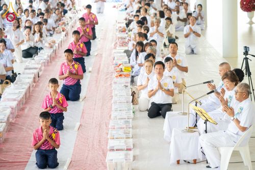 ภาพ No.212423:วันเสาร์ที่ 22 มีนาคม พ.ศ. 2568 พิธีถวายสังฆทานแด่คณะสงฆ์ 323 วัด ปีที่ 21 ครั้งที่ 175 พิธีมอบกองทุนหนุนแรงใจช่วยครูใต้ ปีที่ 18 ครั้งที่ 139 และพิธีทำบุญอุทิศส่วนกุศลให้ผู้วายชนม์ ณ ศูนย์ปฏิบัติธรรมภาคใต้ อำเภอบางกล่ำ จังหวัดสงขลา