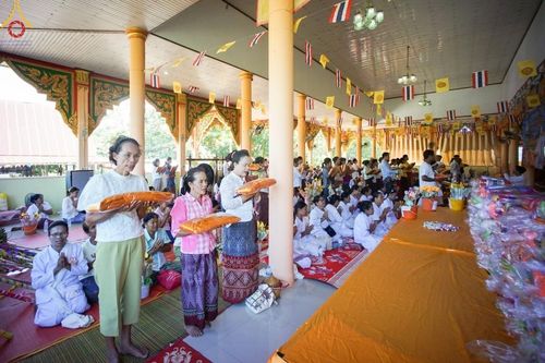 ภาพ No.166649:พิธีทอดกฐิน ณ วัดโพธิ์ไทร อ.เกษตรสมบูรณ์ จ.ชัยภูมิ ในโครงการกฐินสามัคคีทั่วไทย 30,000 วัด บูชาธรรม 80 ปี หลวงพ่อธัมมชโย โดยคณะศิษยานุศิษย์วัดพระธรรมกาย วันที่ 23 ตุลาคม พ.ศ. 2567