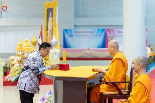 ภาพ No.124631:พิธีมอบโล่วัชรเกียรติยศ โครงการตอบปัญหาศีลธรรมเพื่อสันติภาพโลก (World-PEC) ต่างประเทศ ครั้งที่ 17 ณ ห้องแก้วสารพัดนึก 1 วัดพระธรรมกาย ในวันมาฆบูชา เสาร์ที่ 24 กุมภาพันธ์ พ.ศ. 2567