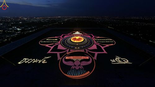 ภาพ No.150298:พิธีจุดประทีป และพิธีฉลองชัยสวดมนต์ บทธัมมจักกัปปวัตตนสูตร ครบ 6,668,272,727 จบ เนื่องในวันธรรมชัย 27 สิงหาคม พ.ศ. 2567 ณ มหารัตนวิหารคด วัดพระธรรมกาย