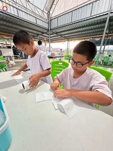 ภาพ No.133247:กิจวัตรกิจกรรมการฝึกตัวก่อนบวช และพิธีตัดปอยผมธรรมทายาท ณ ศูนย์ปฏิบัติธรรมและอบรมเยาวชนเมืองยะลา วันที่ 1-2 เมษายน พ.ศ. 2567