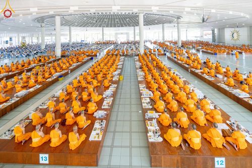 ภาพ No.147741:พิธีถวายภัตตาหารเมนูสวรรค์ ในพรรษาแห่งการเข้าถึงธรรม วันเสาร์ที่ 10 สิงหาคม พ.ศ. 2567 ณ หอฉันคุณยายอาจารย์ฯ วัดพระธรรมกาย